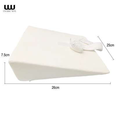 Safe Lift Universal Baby Wedge for Baby Mattress Inclined Plane 25 Degrees With Holding Belt